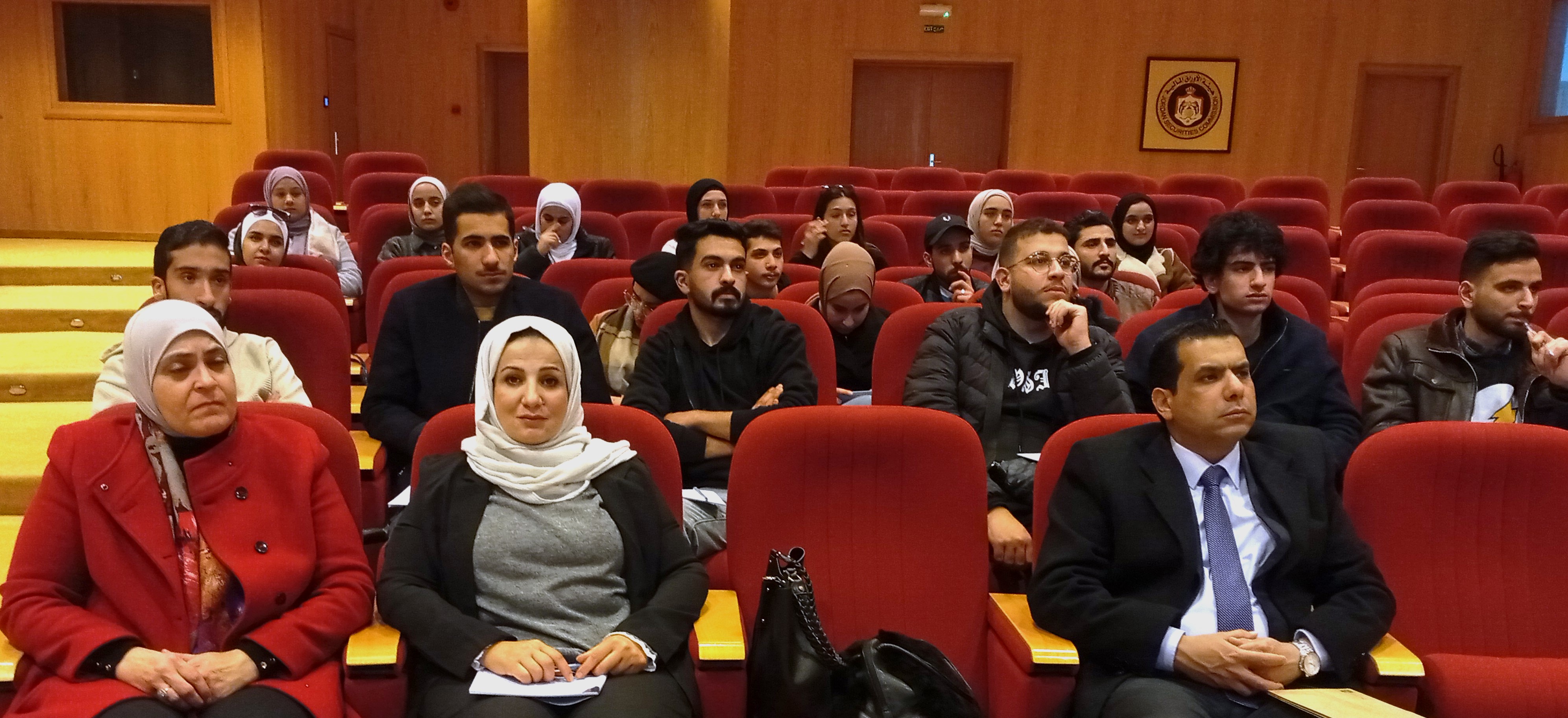  زيارة طلبة كلية عمان الجامعية